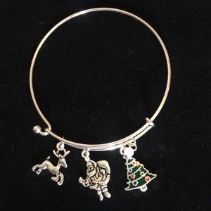 Avon Precious Charms Holiday Fun Bracelet-Santa